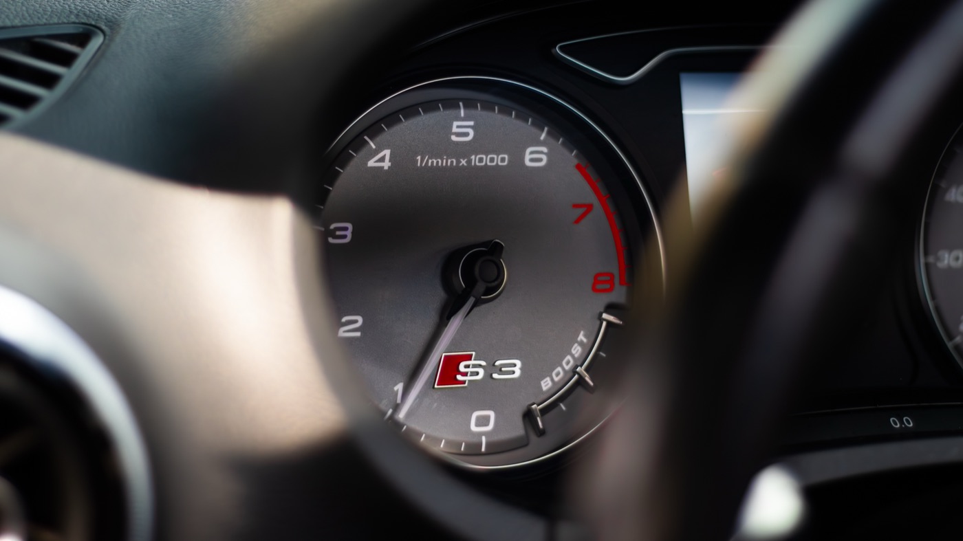 Fotografía automotriz — tablero Audi S3